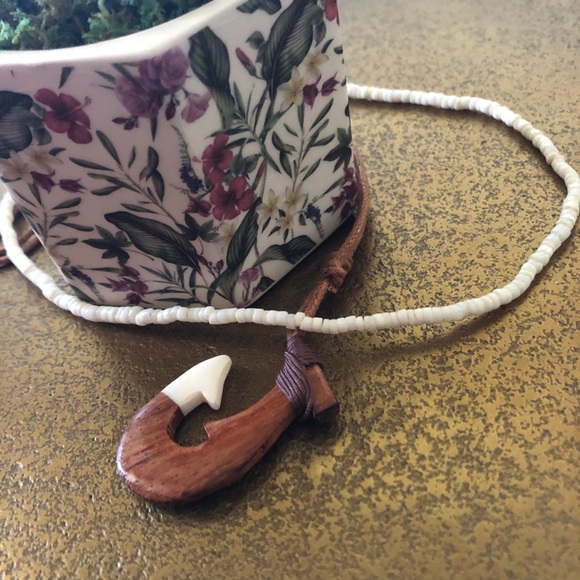 Bali Necklace Fish Hook - Picture 6 of 9